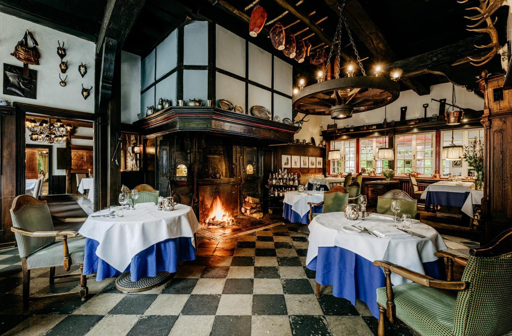 Romantik Hof Zur Linde Hotel 4*