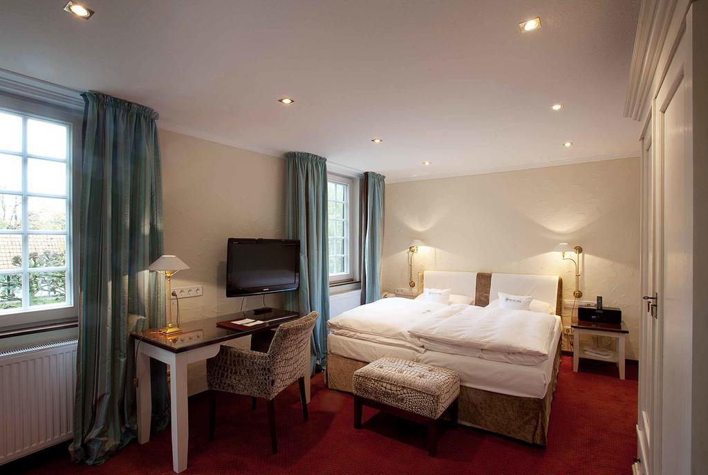 Hotel Romantik Hof Zur Linde 4*